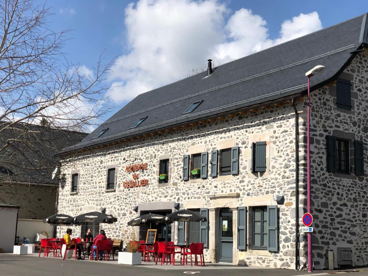 Auberge Du Cezallier Montgreleix Exteriör bild