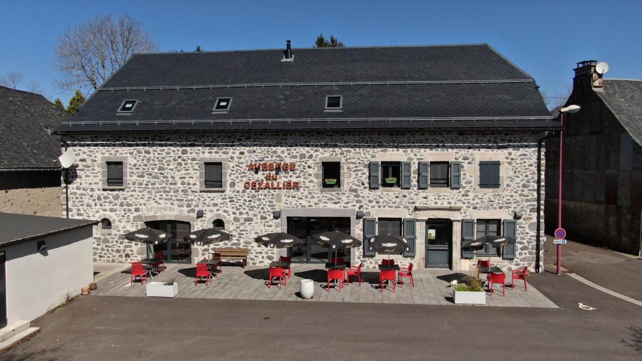 Auberge Du Cezallier Montgreleix Exteriör bild