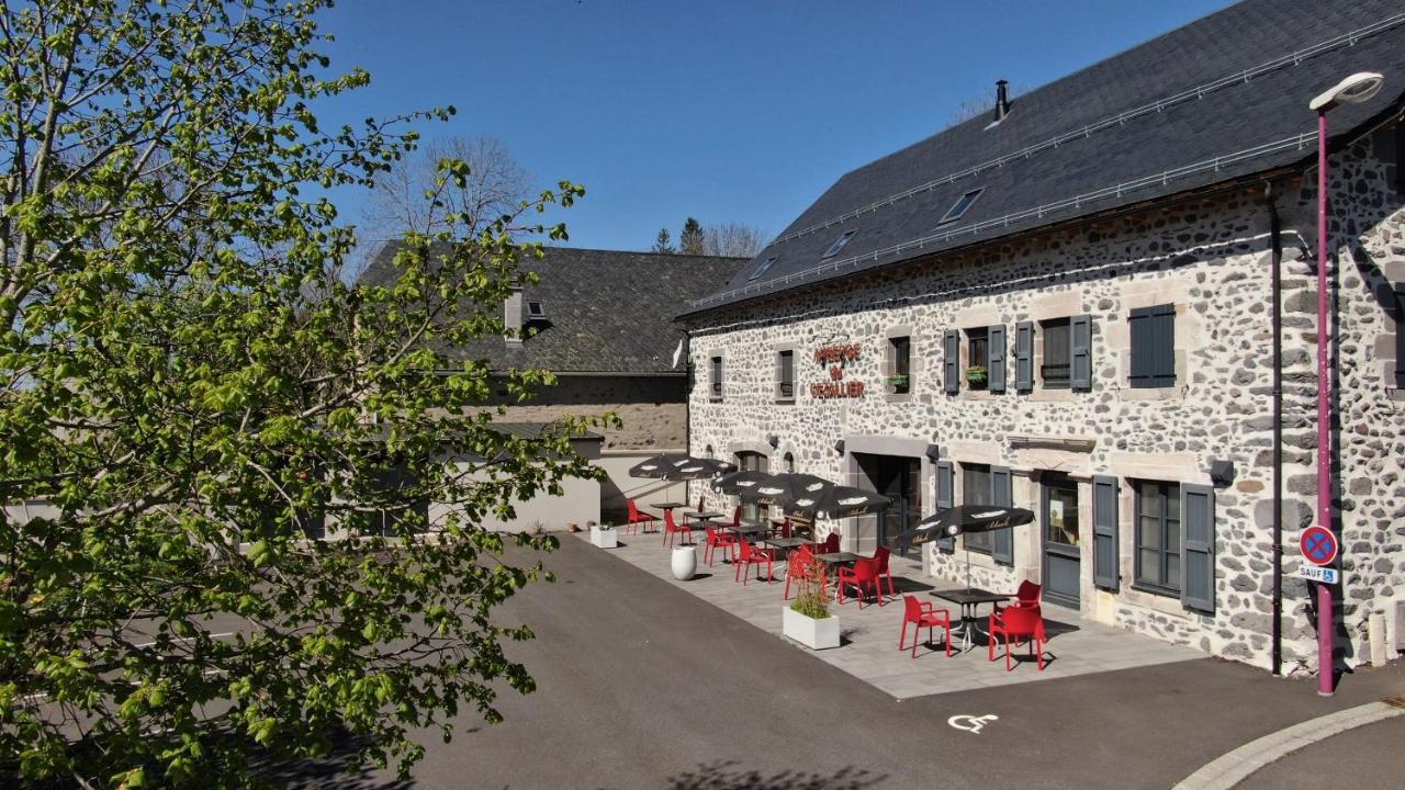 Auberge Du Cezallier Montgreleix Exteriör bild