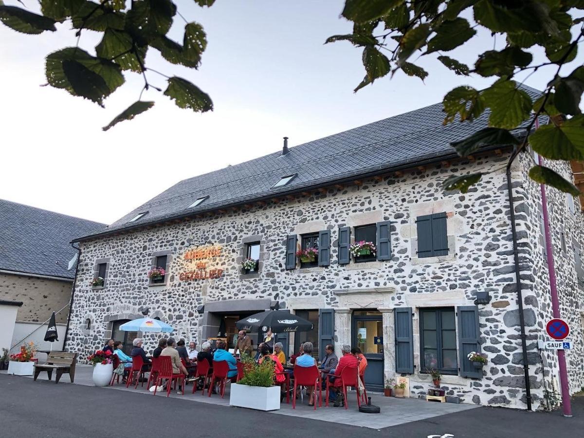 Auberge Du Cezallier Montgreleix Exteriör bild