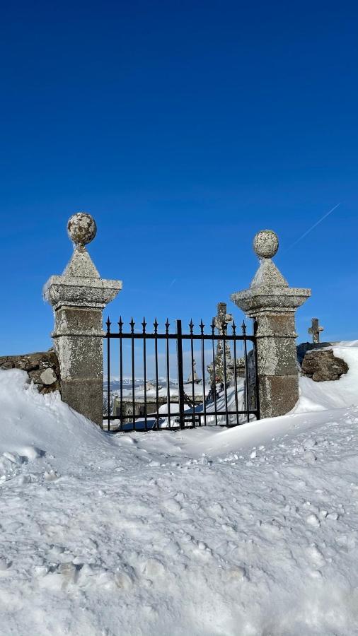 Auberge Du Cezallier Montgreleix Exteriör bild
